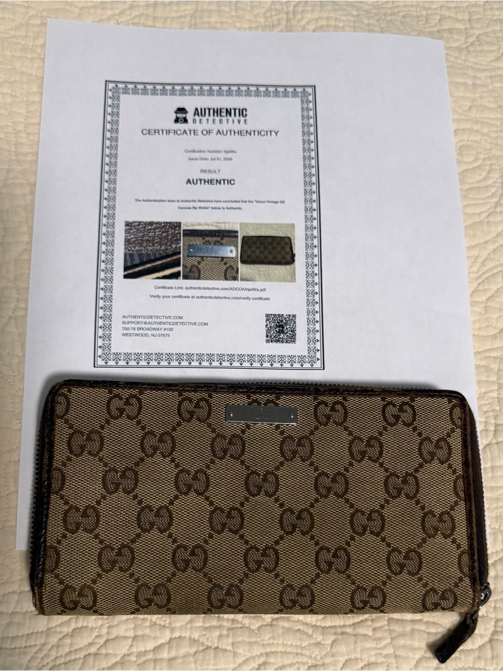 Authentic Gucci GG Supreme Canvas Zip Around Wallet w/ COA